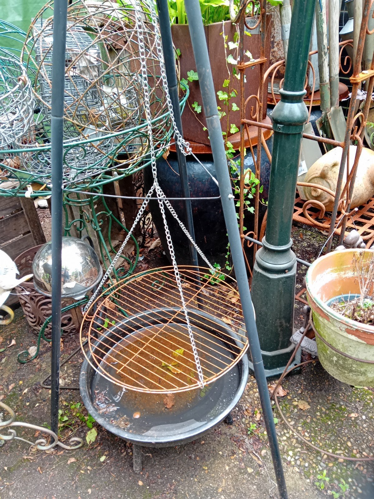 Vuurschaal met driepoot en grillrooster, Ophalen, Gebruikt, Onbekend