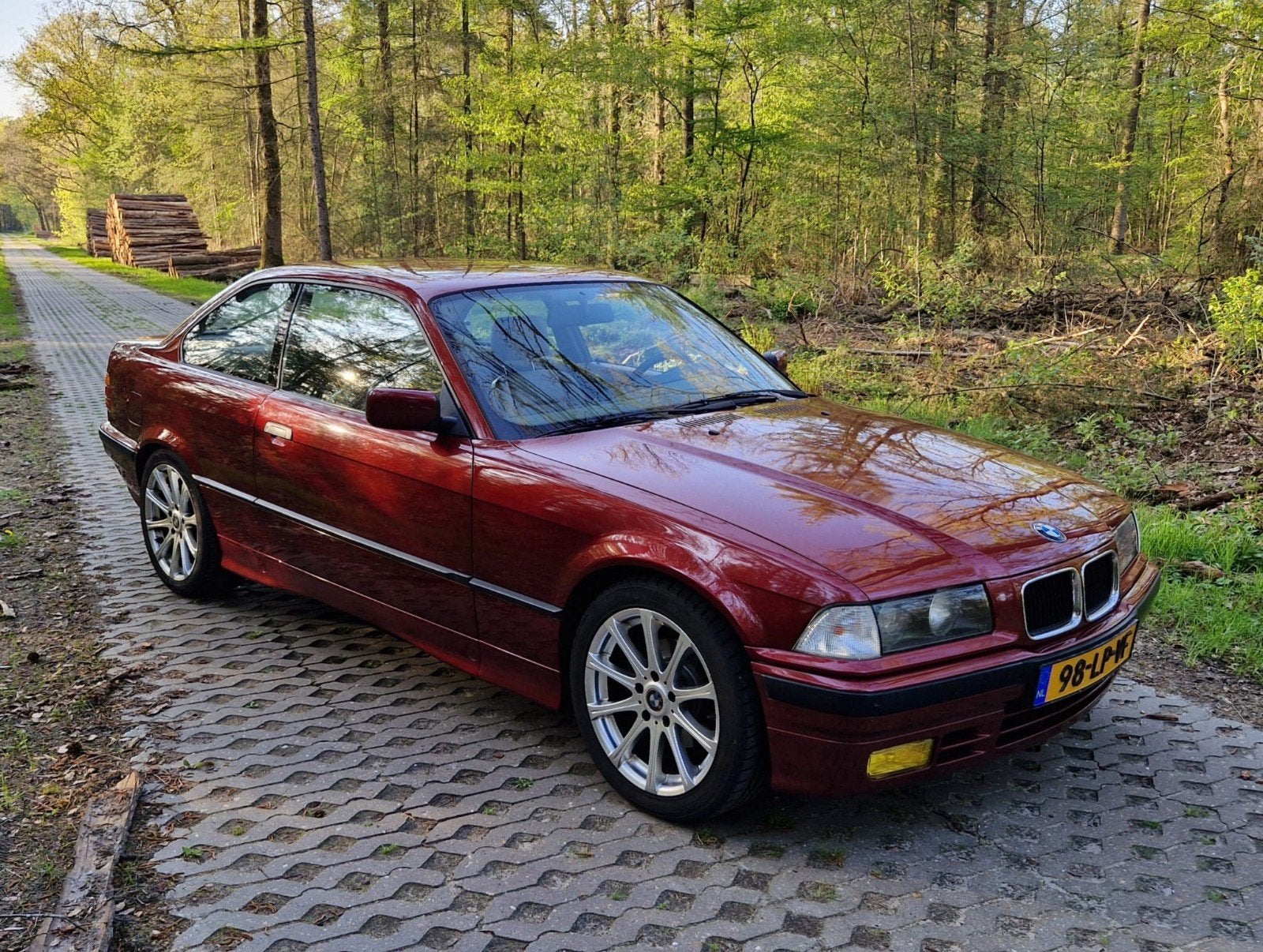 BMW 3-Serie 2.0 I 320 Coupe U9 1992 Rood, Achterwielaandrijving, Beige, Leder, Handgeschakeld