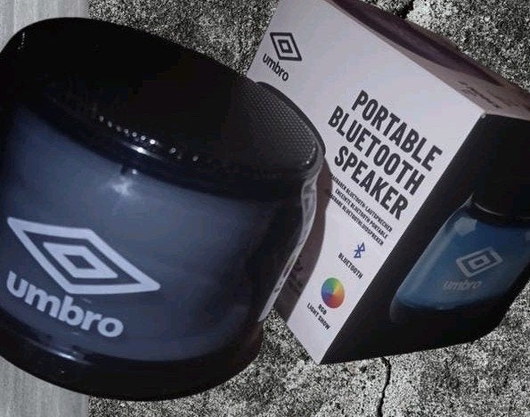 Umbro nieuwe luidspreker ik had  11 besteld, Audio, Tv en Foto, Luidsprekers, Overige merken, Inclusief kabels, Nieuw, Ophalen of Verzenden