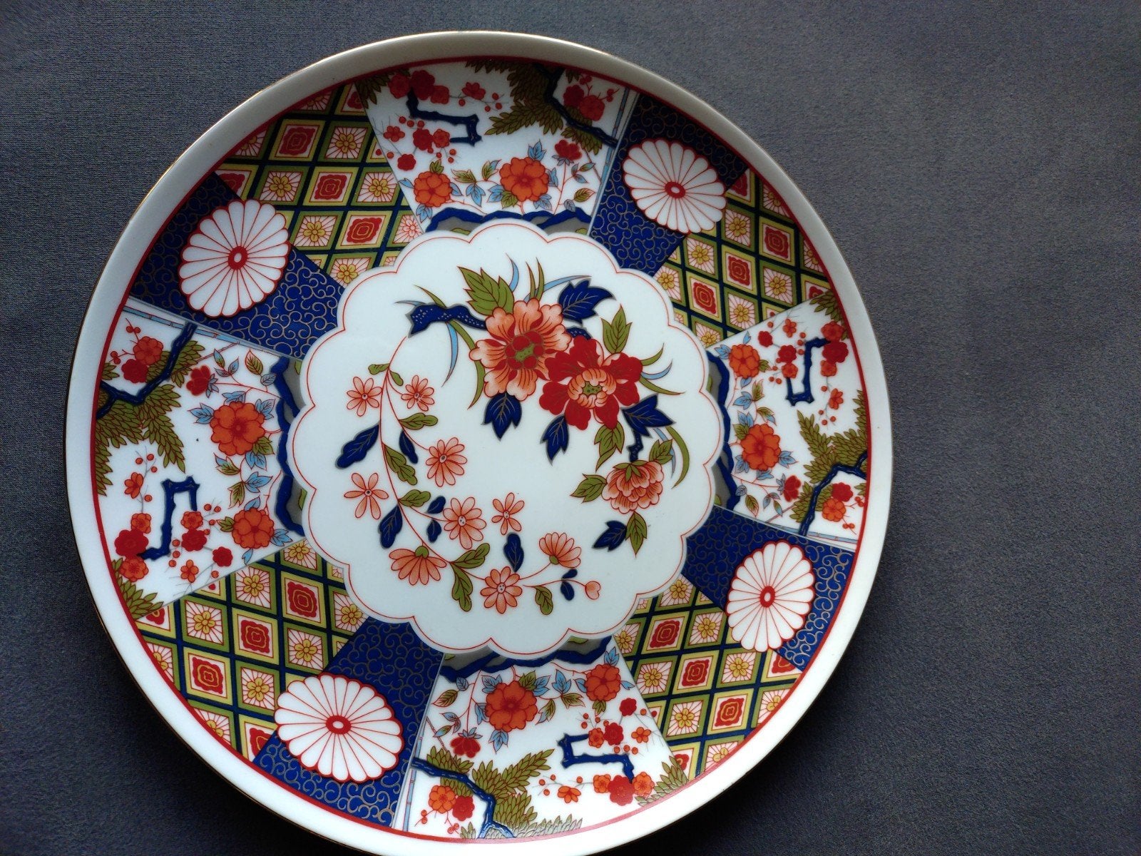 Decoratief Japans bord met bloemmotief, Ophalen of Verzenden