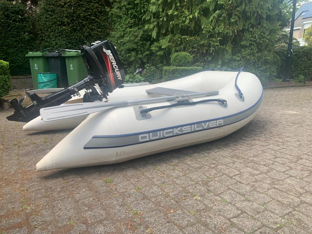Quicksilver rubberboot met 4pk Mercury buitenboordmotor, Ophalen, Airdeck, Zo goed als nieuw, Opbergtas