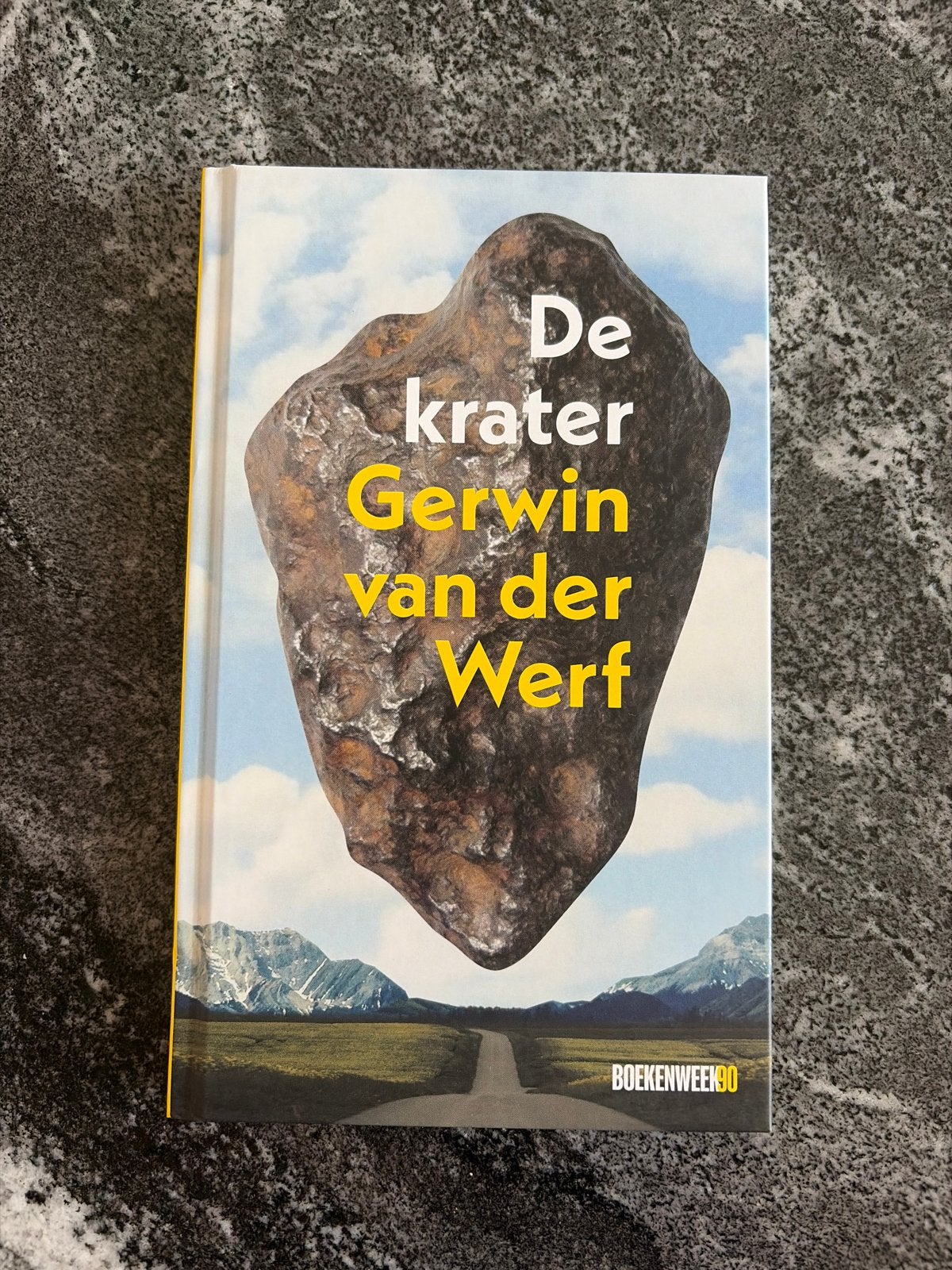 De krater - Gerwin van der Werf (Boekenweekgeschenk), Ophalen of Verzenden, Zo goed als nieuw, Nederland