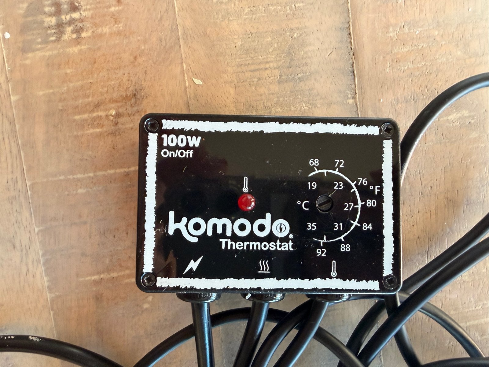 Komodo Thermostaat 100W voor Klimaatbeheersing, Doe-het-zelf en Verbouw, Ophalen, Gebruikt