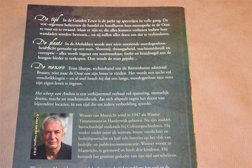 Het Scherp van Ambon — Historische Roman over de Molukken, Ophalen of Verzenden, Zo goed als nieuw