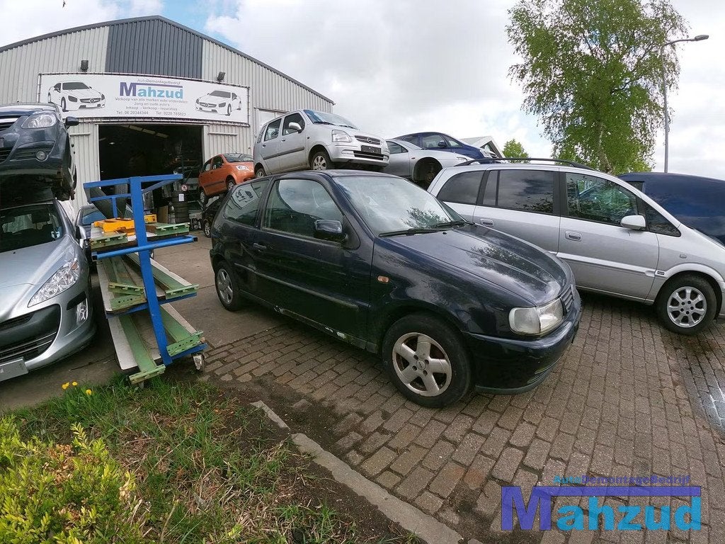 POLO 6N LC5H BLAUW rechter deur slot raam mechaniek greep, Auto-onderdelen, Gebruikt, Volkswagen AG, Berliner Ring 2
38440  Wolfsburg, DE