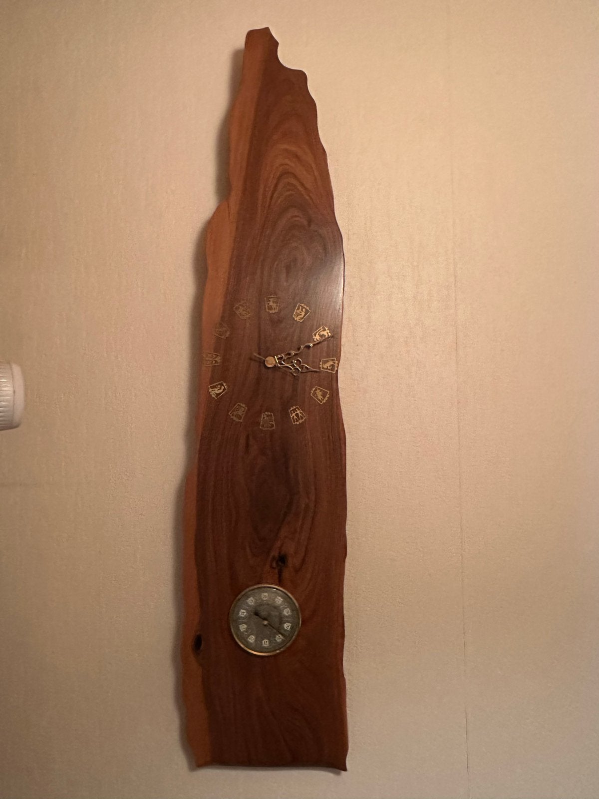 Unieke houten wandklok met dierenriemtekens, Antiek en Kunst, Ophalen