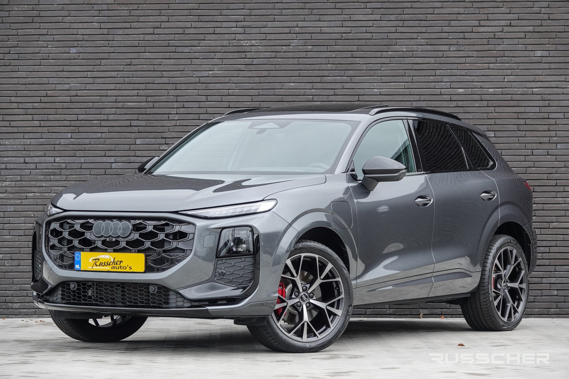Audi Q3 S-Line | e-hybrid 272Pk | Panoramadak | Head-Up Disp, Auto's, 1800 kg, Zwart, 4 cilinders, Hybride Elektrisch/Benzine
