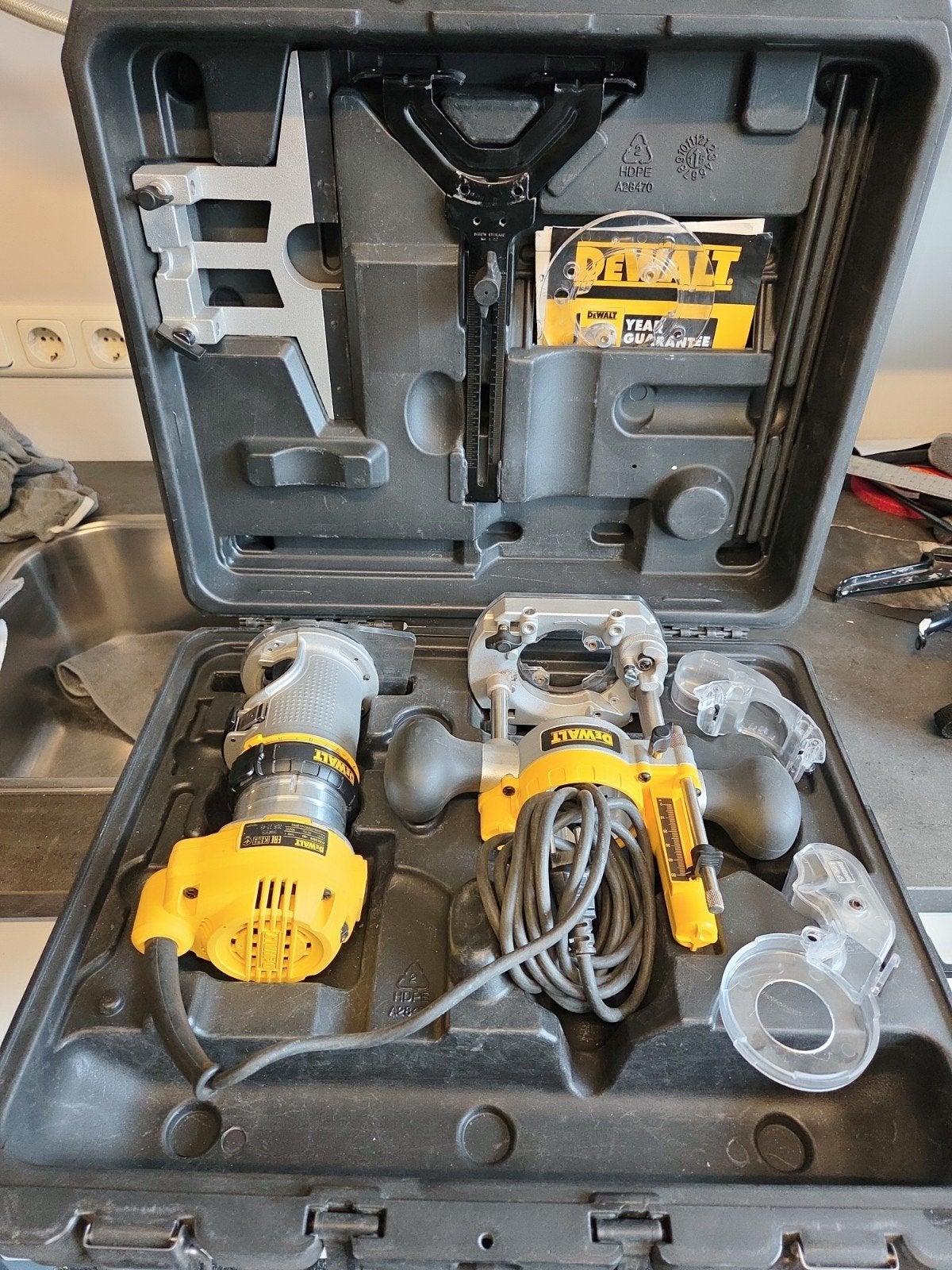 DeWalt Bovenfrees D26204-QS met accessoires, Ophalen