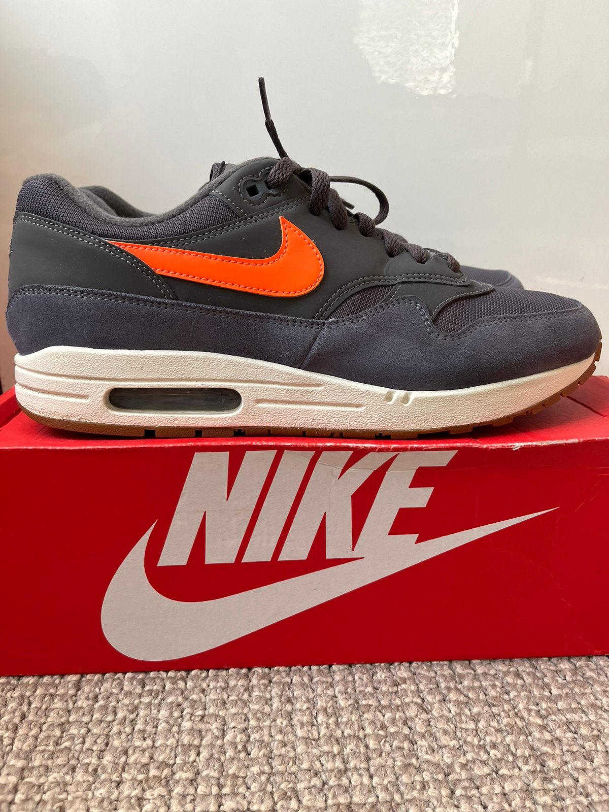 Nike air max 1 “Thunder Grey/Total Orange” / 45, Overige kleuren, Ophalen of Verzenden, Sneakers of Gympen, Zo goed als nieuw