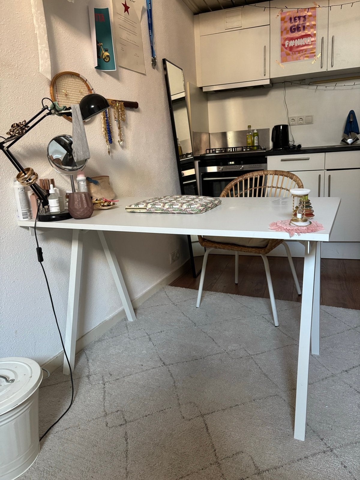 IKEA TROTTEN Bureau, wit, 120x70 cm, Huis en Inrichting, Ophalen, Spaanplaat of MDF, Zo goed als nieuw, IKEA