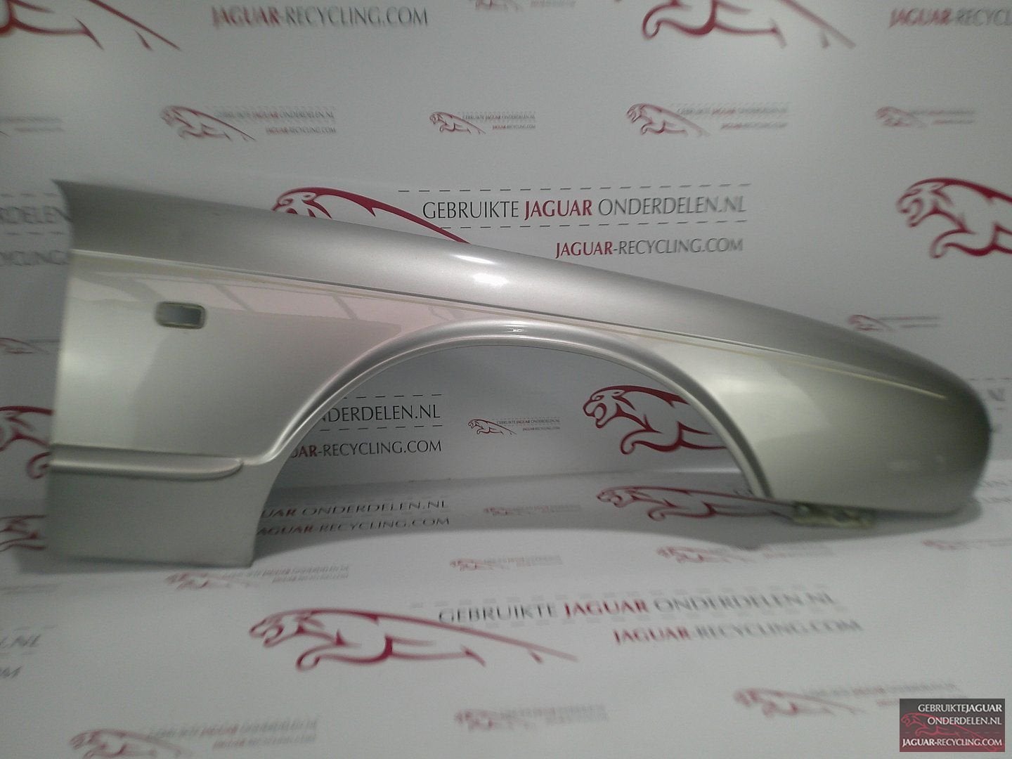 Spatbord rechts zilver deze is al eens gerepareerd Jaguar XJ, Auto-onderdelen, Carrosserie en Plaatwerk, Gebruikt, -, Ophalen of Verzenden