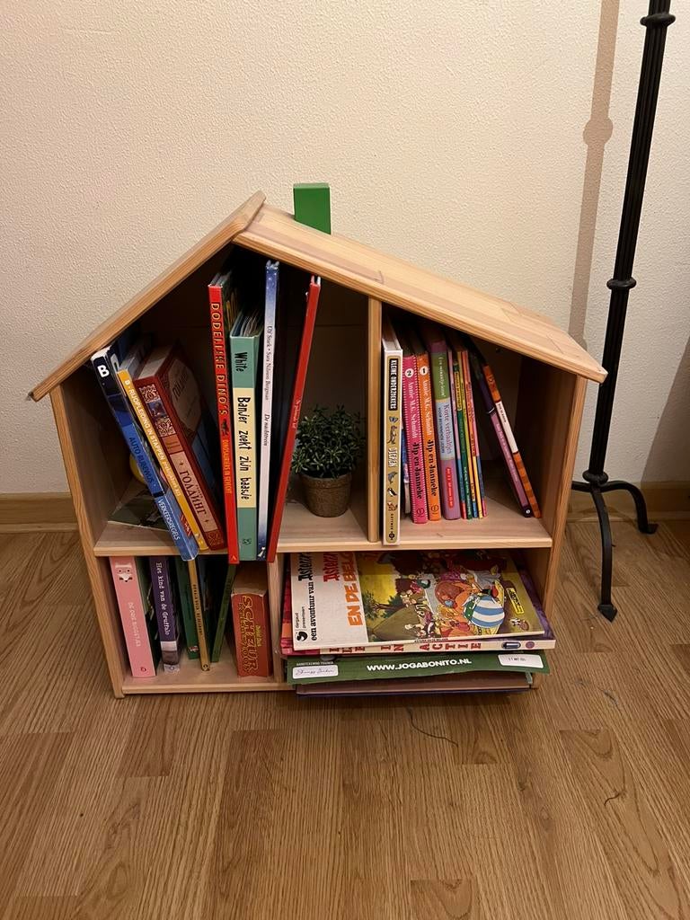 Poppenhuis,  boekenplank IKEA hout, Ophalen of Verzenden, Zo goed als nieuw, Overige typen