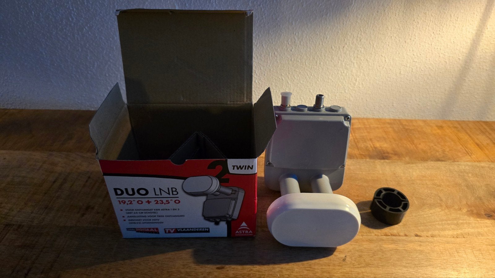 Z.g.a.n. Duo LNB Astra 1 & 3 voor 2 ontvangers, Ophalen of Verzenden, Zo goed als nieuw, (Schotel)antenne-accessoires, Overige merken