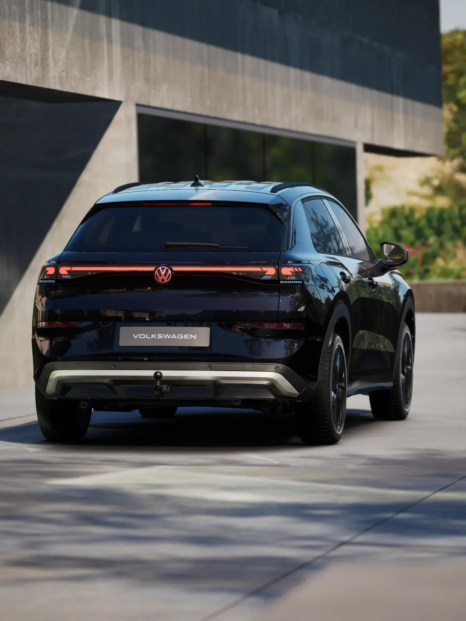 Volkswagen T-Roc 1.5 eTsi 115pk DSG Style First Edition | Tr, Auto's, Volkswagen, 1498 cc, 4 cilinders, 116 pk, Zwart