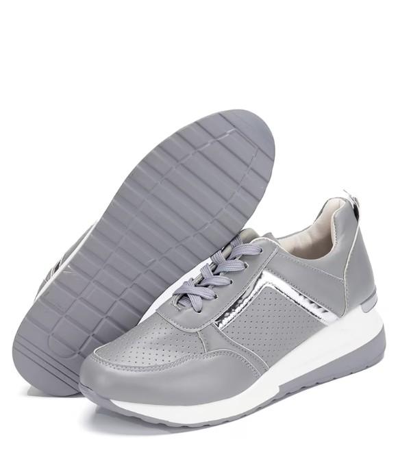 Nieuwe Lichtgrijze Dames Sneakers Maat 38, Ophalen of Verzenden, Nieuw, Grijs, Sneakers of Gympen