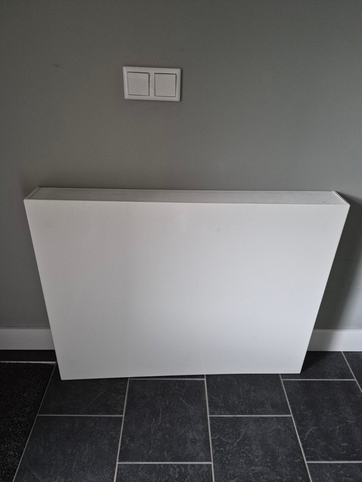 strak wit metalen radiator ombouw 75 h, 95 b van Sentimo, Doe-het-zelf en Verbouw, 30 tot 80 cm, Radiator, Ophalen of Verzenden