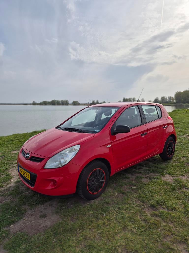 Hyundai i20 2009 Rood, 450 kg, Handgeschakeld, 19 km/l, Euro 4