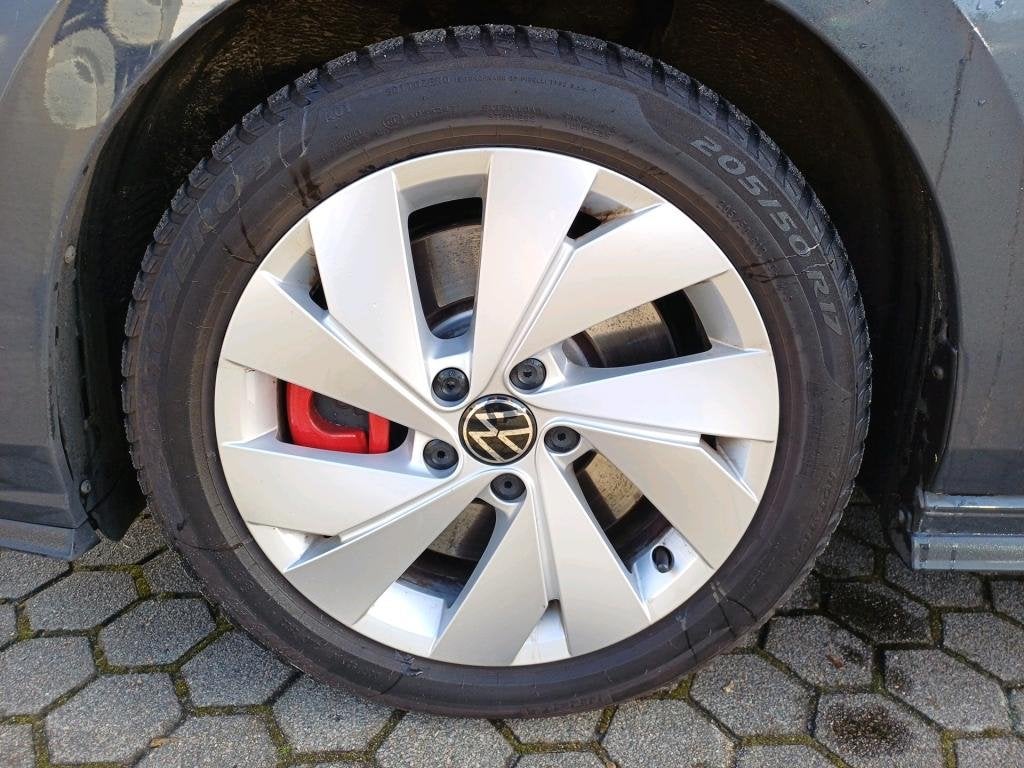 VW Golf 8 Belmont velgen 17 inch met Pirelli winterbanden, Ophalen, Gebruikt, Banden en Velgen, 17 inch