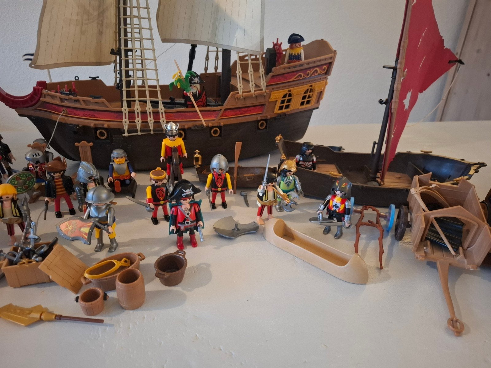 Foto 10 van Grote Playmobil set: Kasteel, schepen en veel figuren