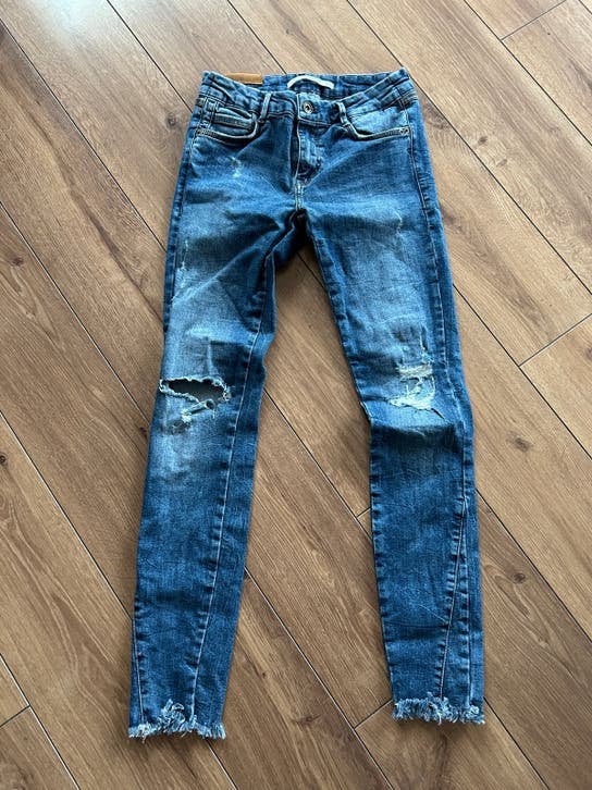 Dames skinny jeans scheuren maat 36 s spijkerbroek, Ophalen of Verzenden, Zo goed als nieuw, Blauw, W28 - W29 (confectie 36)