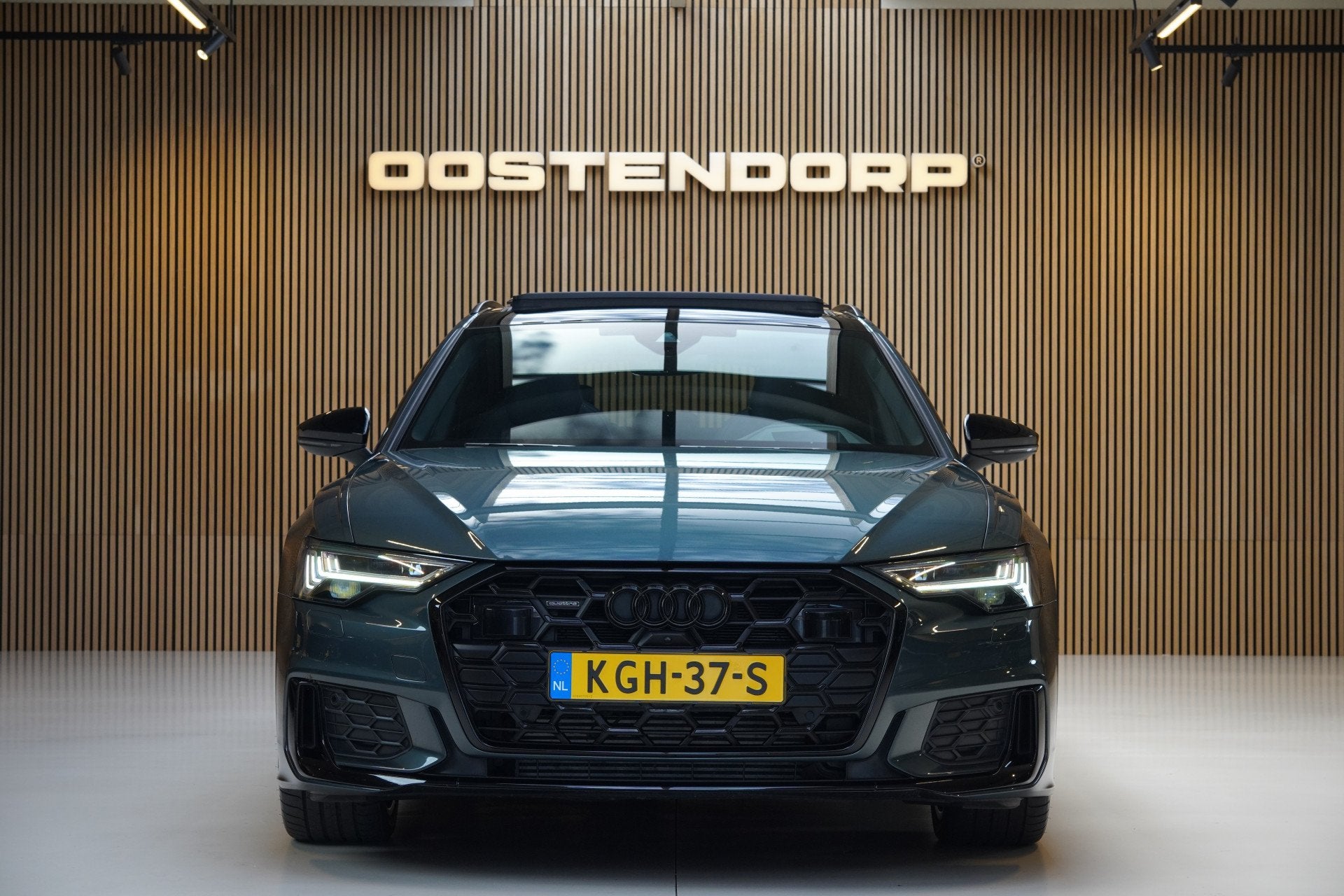 Audi A6 Avant 55TFSIe/367pk Quattro S-Line Competition|2024|, Dealer onderhouden, 136 pk, Gebruikt, Zwart
