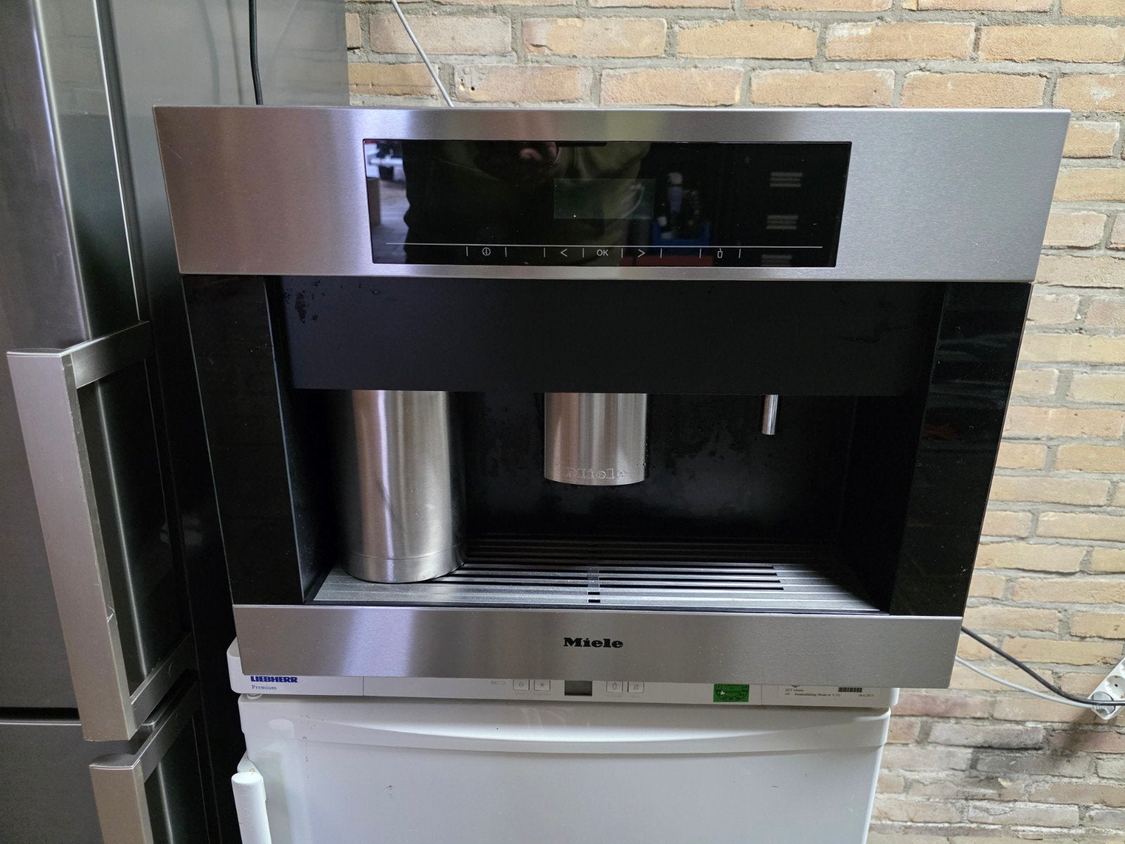 Miele CVA 5060 inbouw koffiemachine - Revisie nodig, Gebruikt, 10 kopjes of meer, Koffiemachine, Ophalen of Verzenden