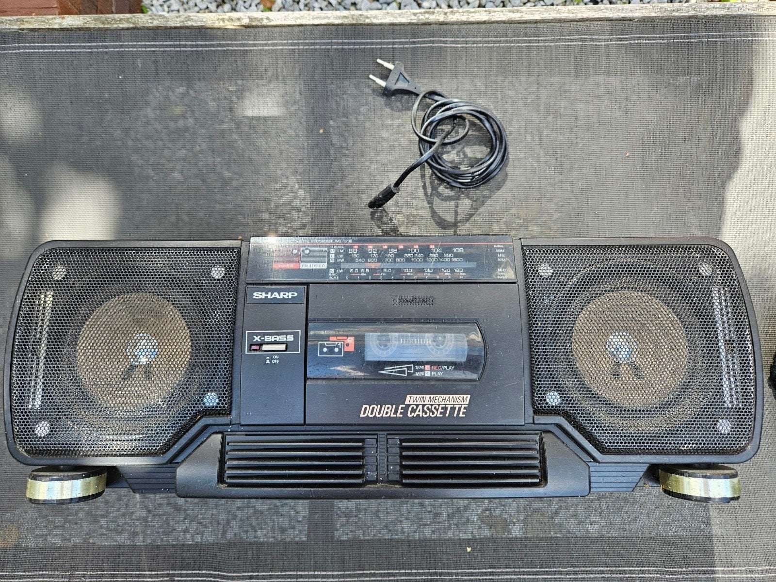 Sharp draagbare radio met dubbel cassettedeck, Ophalen of Verzenden, Gebruikt, Radio