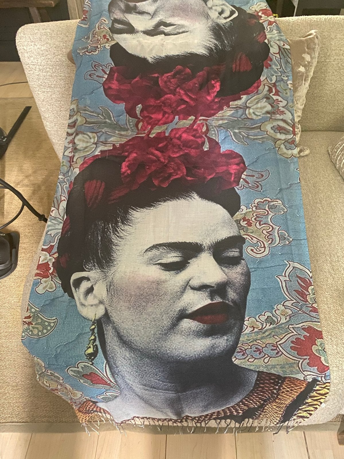 Frida Kahlo Sjaal - 185 cm lang, Kleding | Dames, Ophalen of Verzenden, Zo goed als nieuw, Sjaal