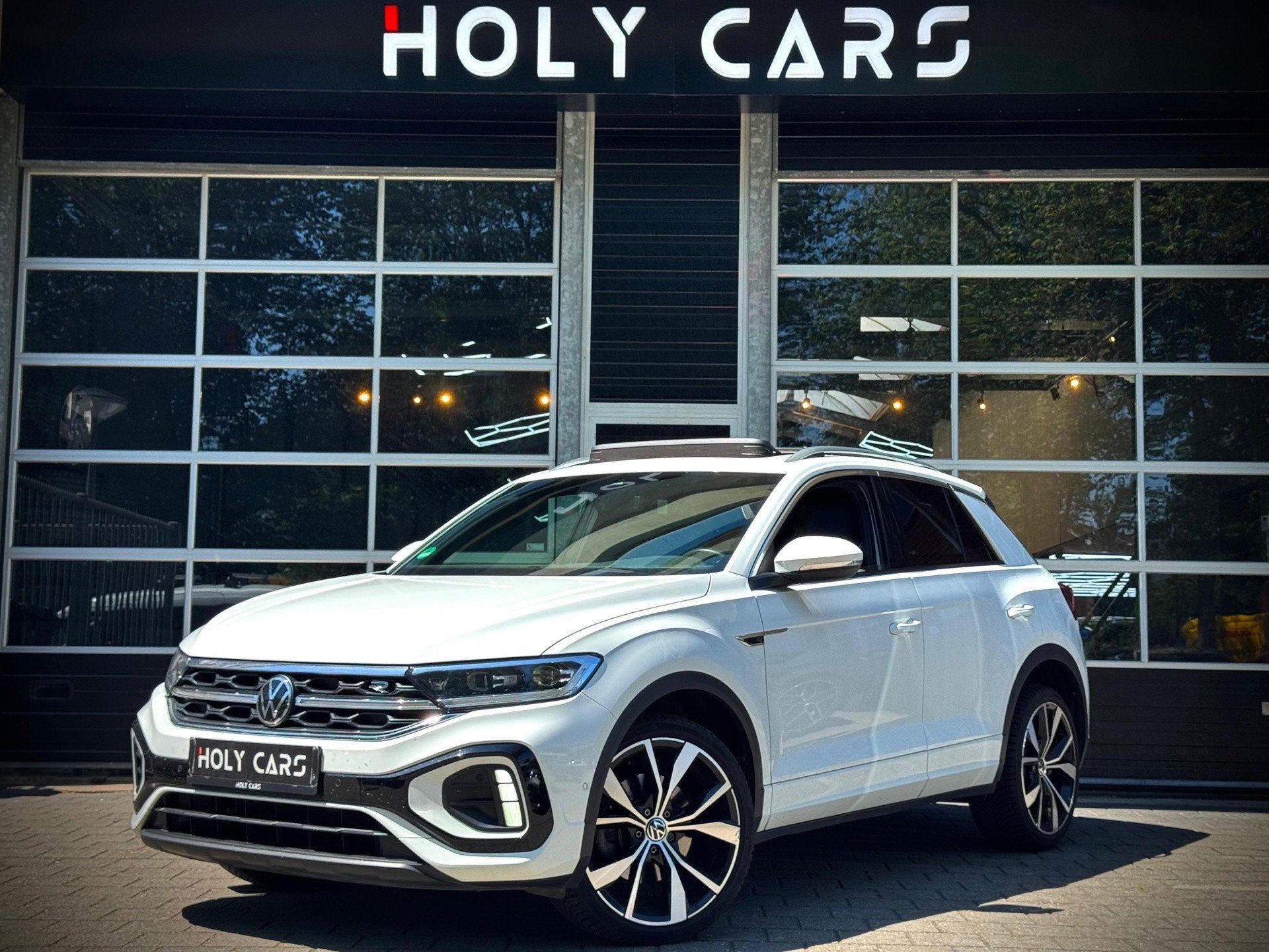 Volkswagen T-ROC 1.5 TSI R-Line | PANO | VIRTUAL | KEYLESS |, Auto's, Volkswagen, Euro 6, 4 cilinders, 150 pk, Wit
