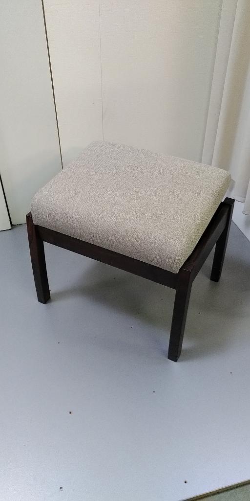 Farstrup voetenbank applaus, Ophalen, 50 tot 75 cm, Nieuw, Stof