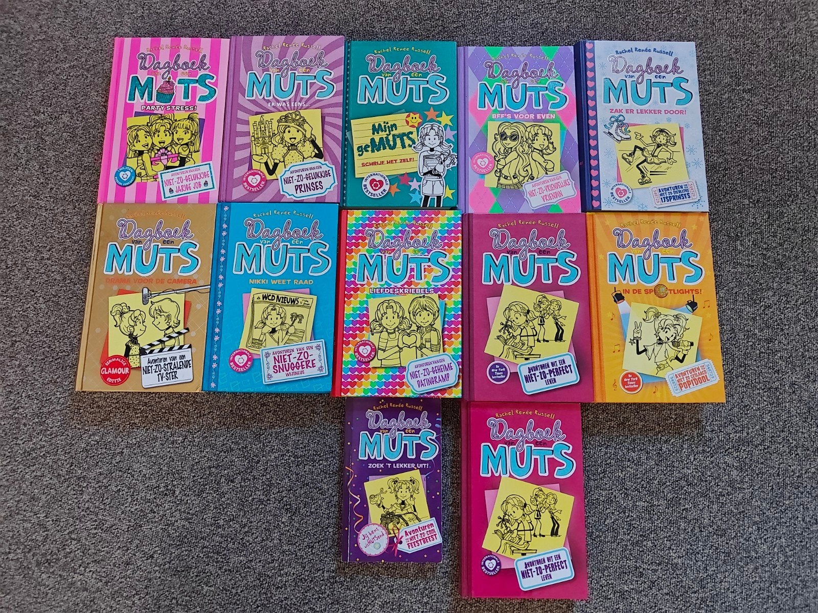 Dagboek van een Muts - Complete serie (15 boeken), Boeken, Ophalen of Verzenden, Zo goed als nieuw, Rachel Renée Russell, Fictie