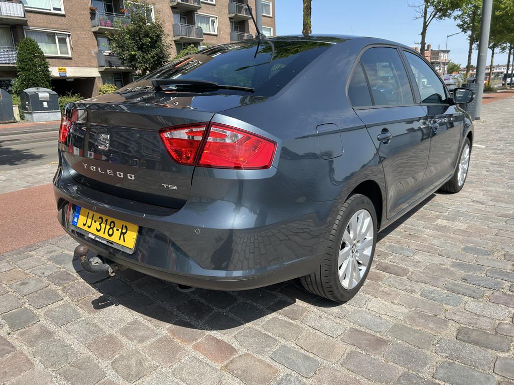 SEAT Toledo 1.2 TSI Style Connect airco/ecc navigatie apk, Stof, Gebruikt, 49 €/maand, Origineel Nederlands