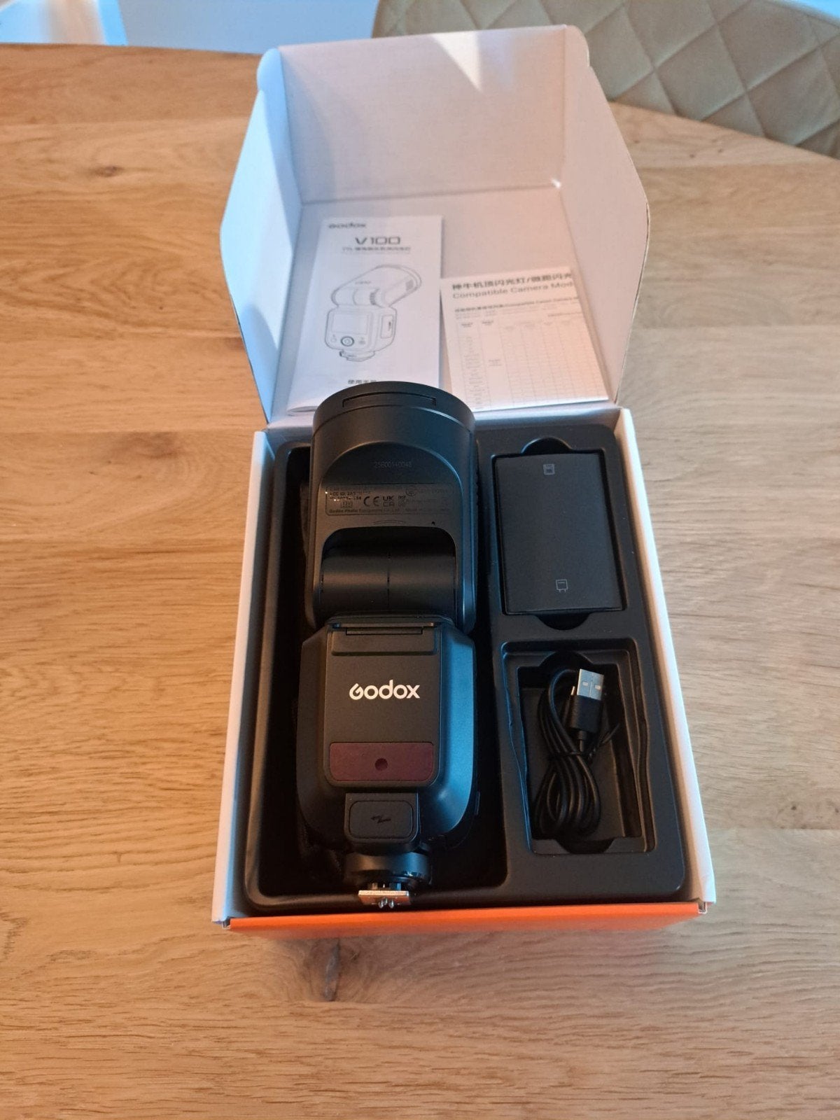 Godox V100 Flitser - Nieuw, Inclusief accu/oplader, Externe flitser, Nieuw, Ophalen of Verzenden