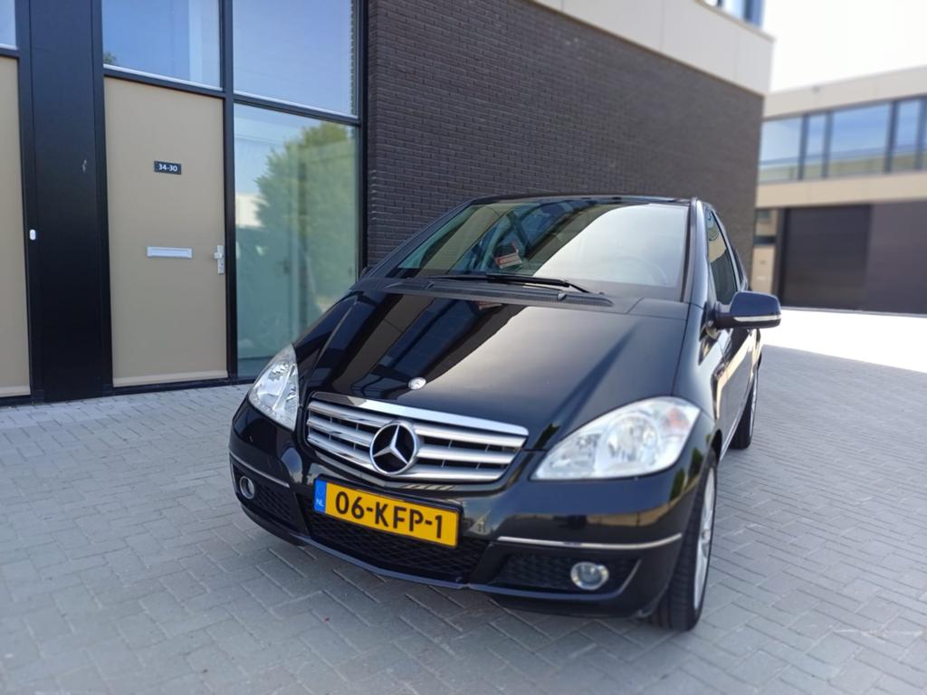 Mercedes-Benz A-Klasse 2.0 CDI A180 5DRS 2009 Zwart, Auto's, Voorwielaandrijving, 4 cilinders, Zwart, 125 €/maand