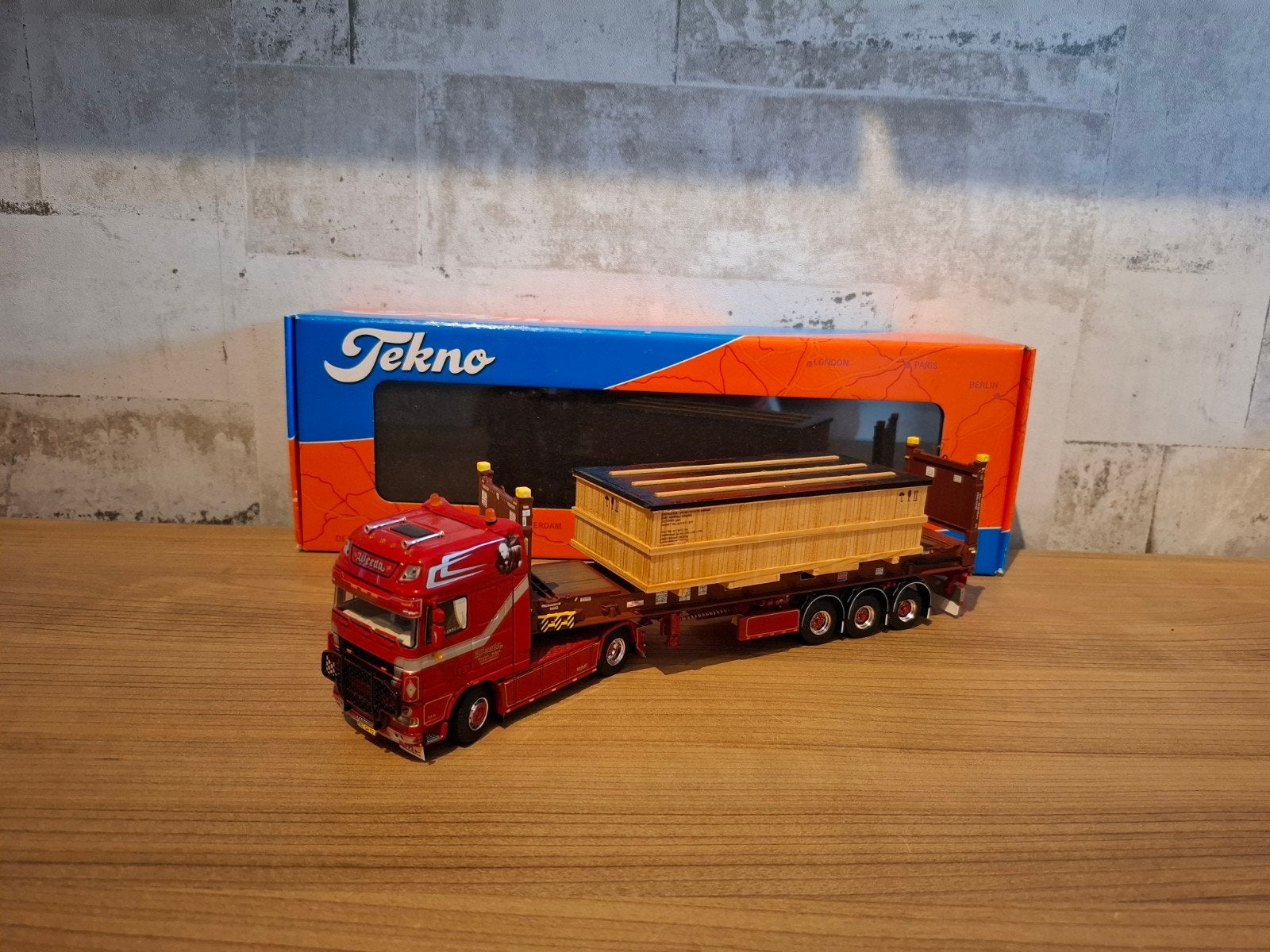 tekno Daf XF 105 Weeda UNSTOPPALBLE, Hobby en Vrije tijd, Ophalen of Verzenden, Zo goed als nieuw, Bus of Vrachtwagen, Tekno