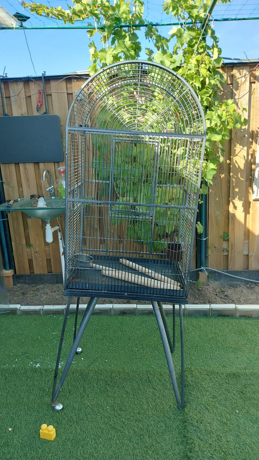 Grote Vogelkooi met Metalen Poten, Ophalen of Verzenden, Zo goed als nieuw, Metaal, Vogelkooi