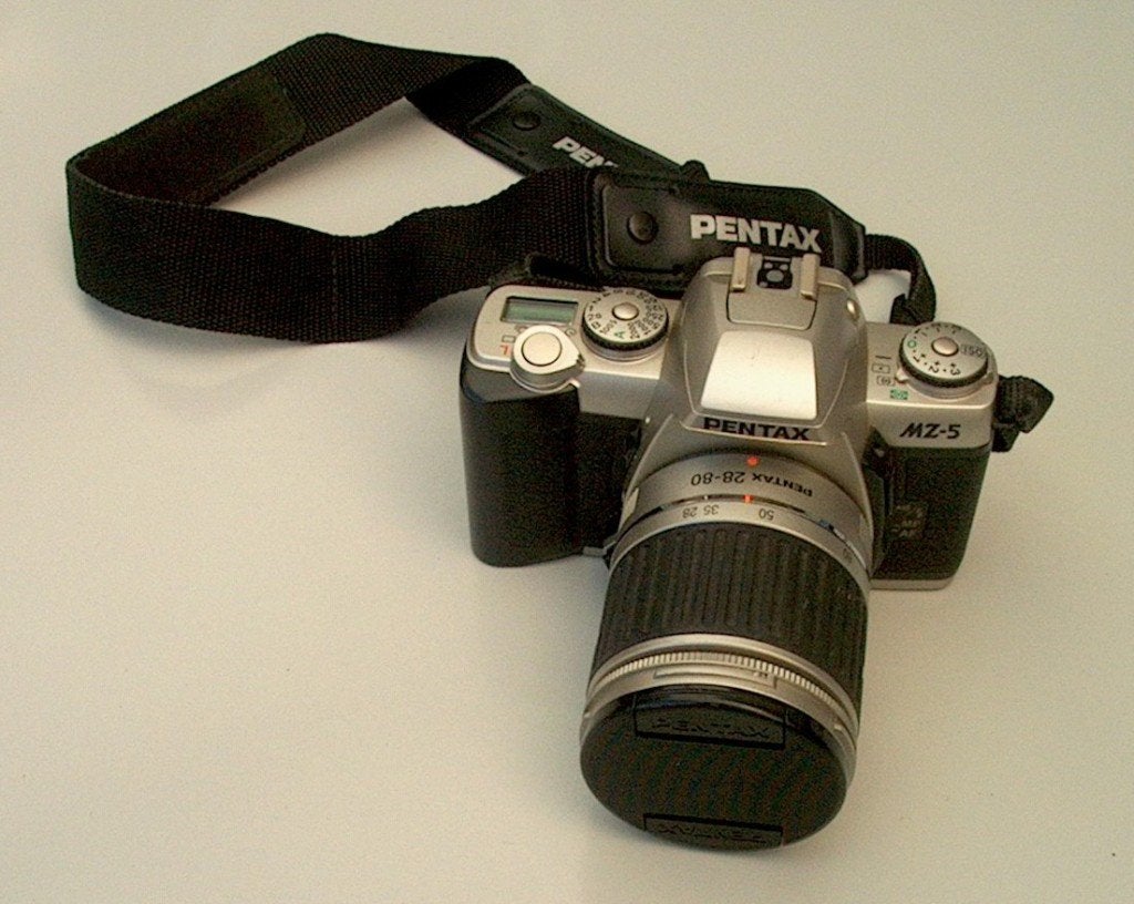 Analoog camera Pentax MZ-5 met objectief ( zoom lens ), Audio, Tv en Foto, Fotocamera's Analoog, Ophalen, Gebruikt, Spiegelreflex