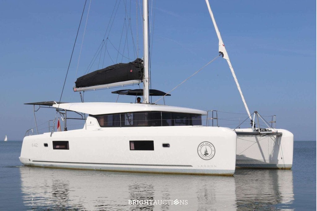 Lagoon 42, Watersport en Boten, Kajuitzeilboten en Zeiljachten, Overige merken, Binnenboordmotor, 1.00 - 1.50 meter, Tourjacht of cruiser