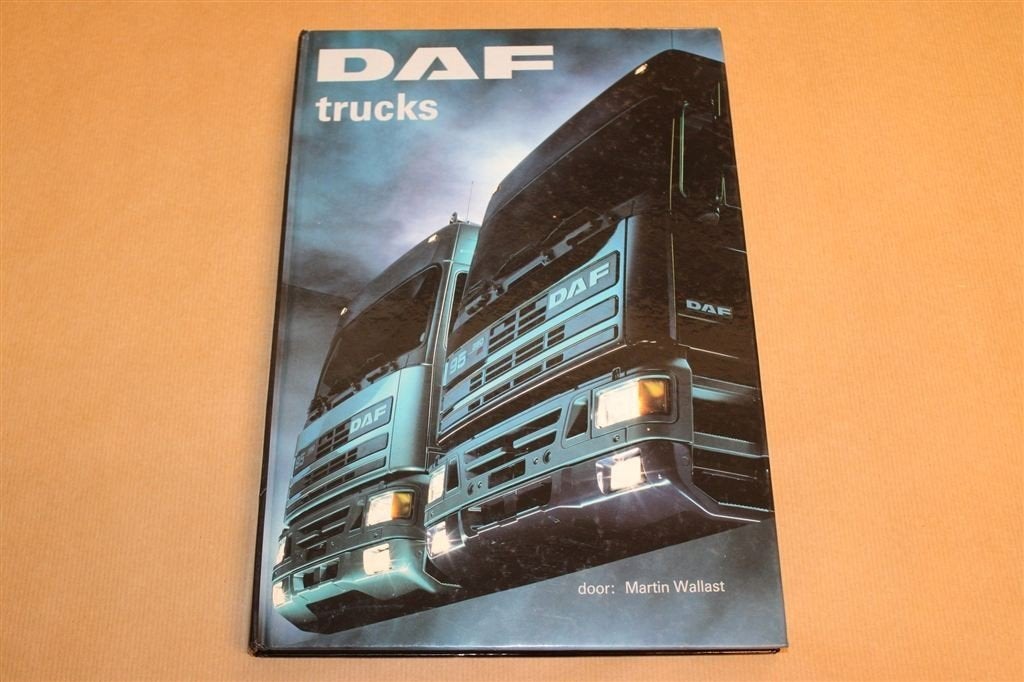 DAF Trucks — Geschiedenis in Beeld, Truckstar 1990, Ophalen of Verzenden, Gelezen, Tractor en Landbouw