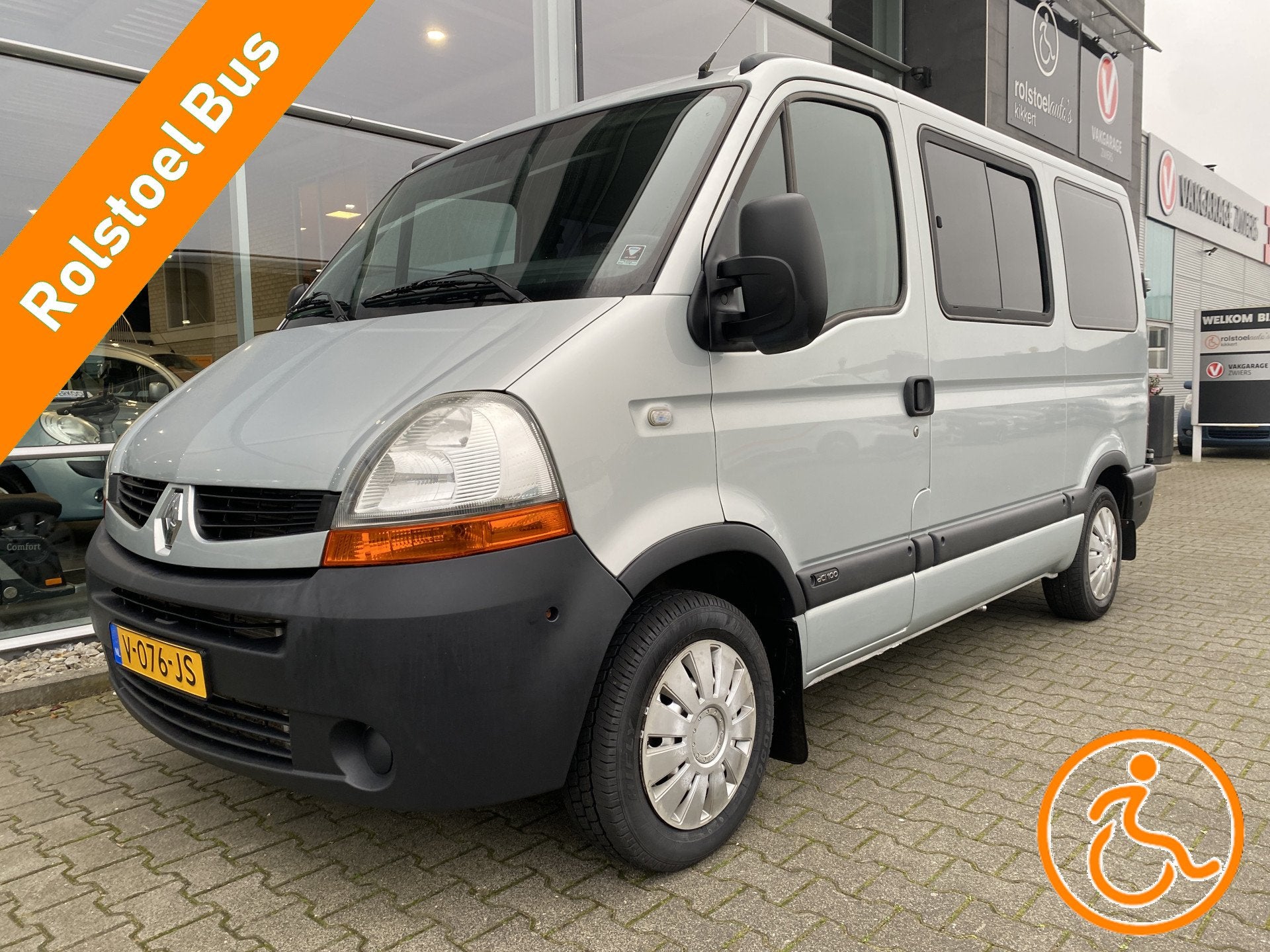 Renault Master Rolstoelbus / Scootmobielbus T28 2.5 dCi L1H1, Auto's, Bestelauto's, Gebruikt, 4 cilinders, Renault, Metallic lak