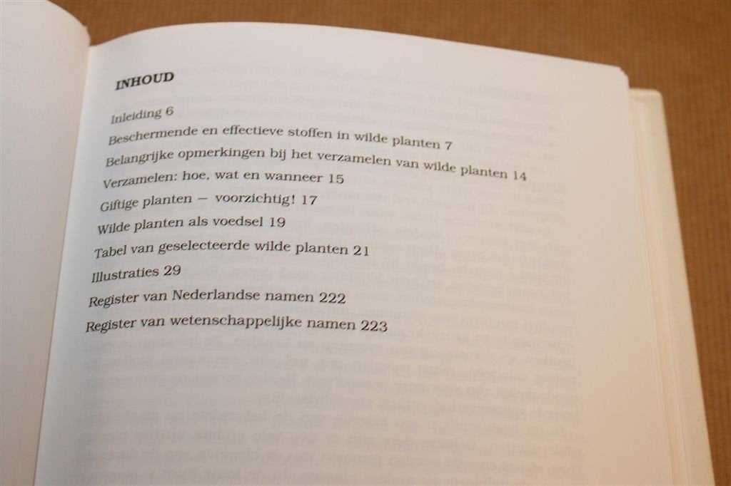 Eetbare Planten — 100+ Soorten & Gebruik Natuurgids, Ophalen of Verzenden, Gelezen, Bloemen, Planten en Bomen