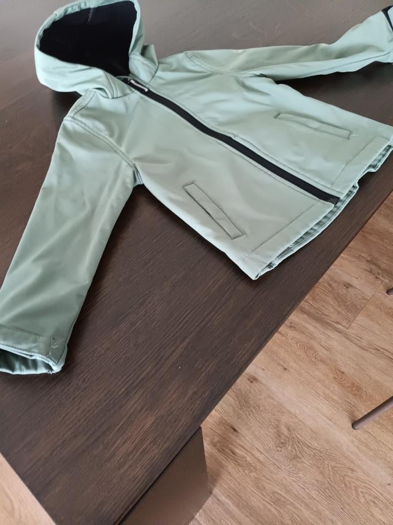 Softshell kinderjasje, Kinderen en Baby's, Kinderkleding | Maat 116, Ophalen of Verzenden, Zo goed als nieuw, Meisje, Jas