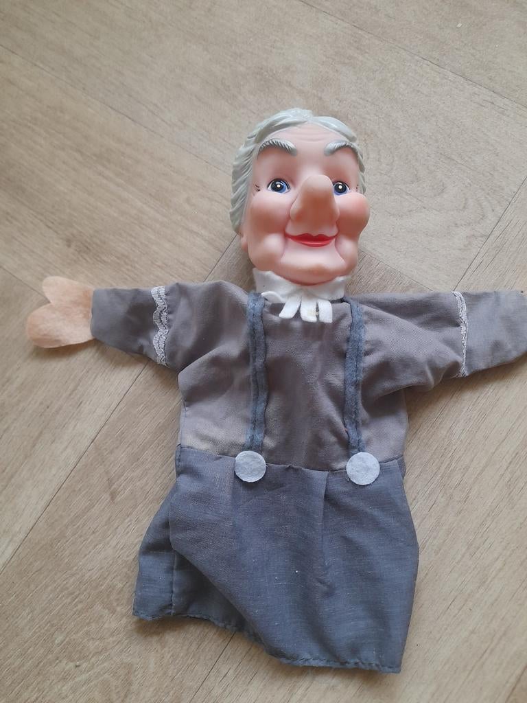Oude vrouw handpop - Vintage speelgoed, Ophalen of Verzenden, Gebruikt, Jongen of Meisje
