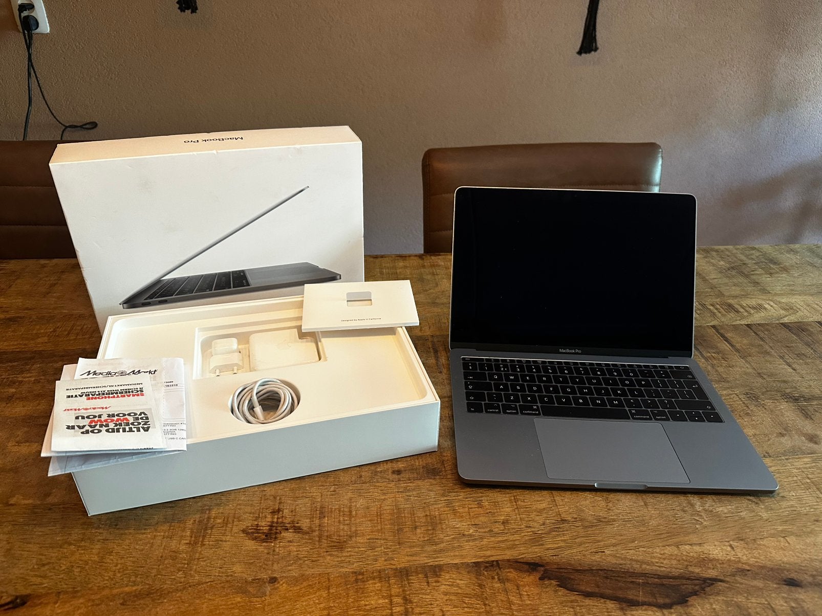 Macbook Pro 13” Volledige Nieuwstaat met factuur, Computers en Software, Apple Macbooks, MacBook Pro, 2 tot 3 Ghz, Qwerty, 8 GB