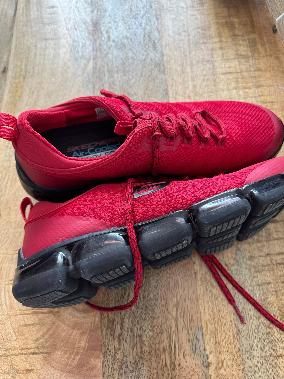 Skechers Air-Cooled Memory Foam Sneakers Rood Maat 42.5, Ophalen of Verzenden, Rood, Sneakers of Gympen, Zo goed als nieuw