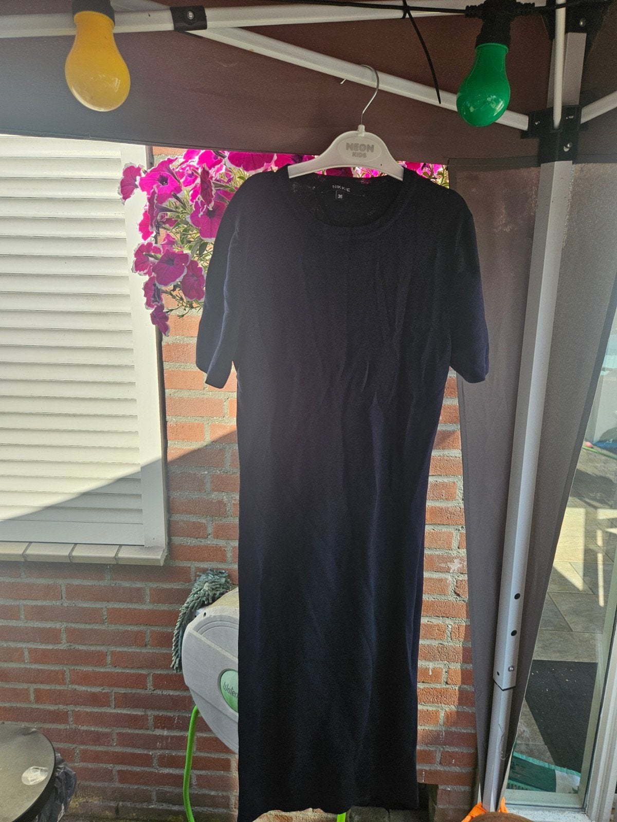 NIKKIE Jurk, Kleding | Dames, Ophalen, Zo goed als nieuw, Maat 36 (S), Zwart