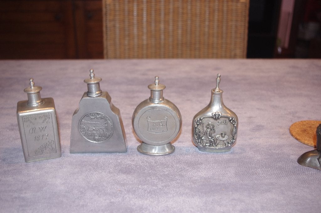 oude tinnen parfum flesjes, Ophalen of Verzenden