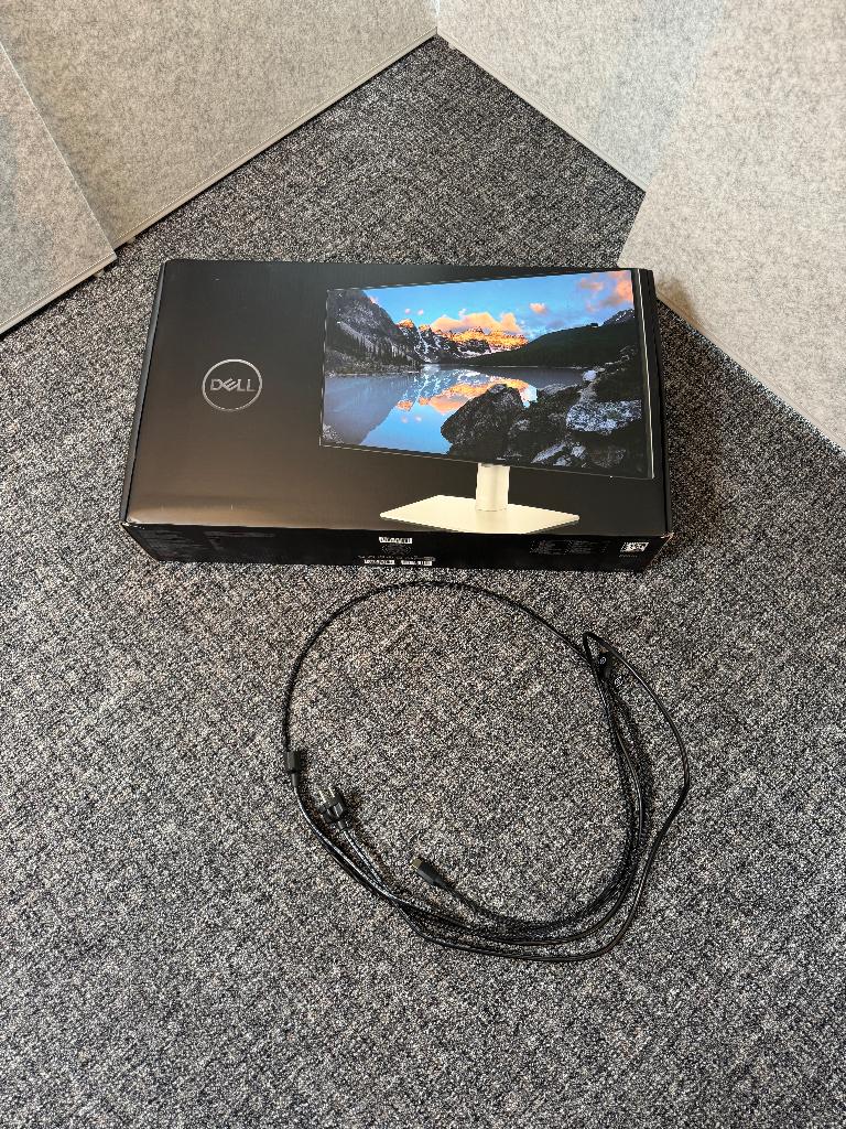 Dell 24" U2422H Ultra sharp, Computers en Software, Monitoren, Zo goed als nieuw, 60 Hz of minder, DisplayPort, HDMI, USB-C, In hoogte verstelbaar