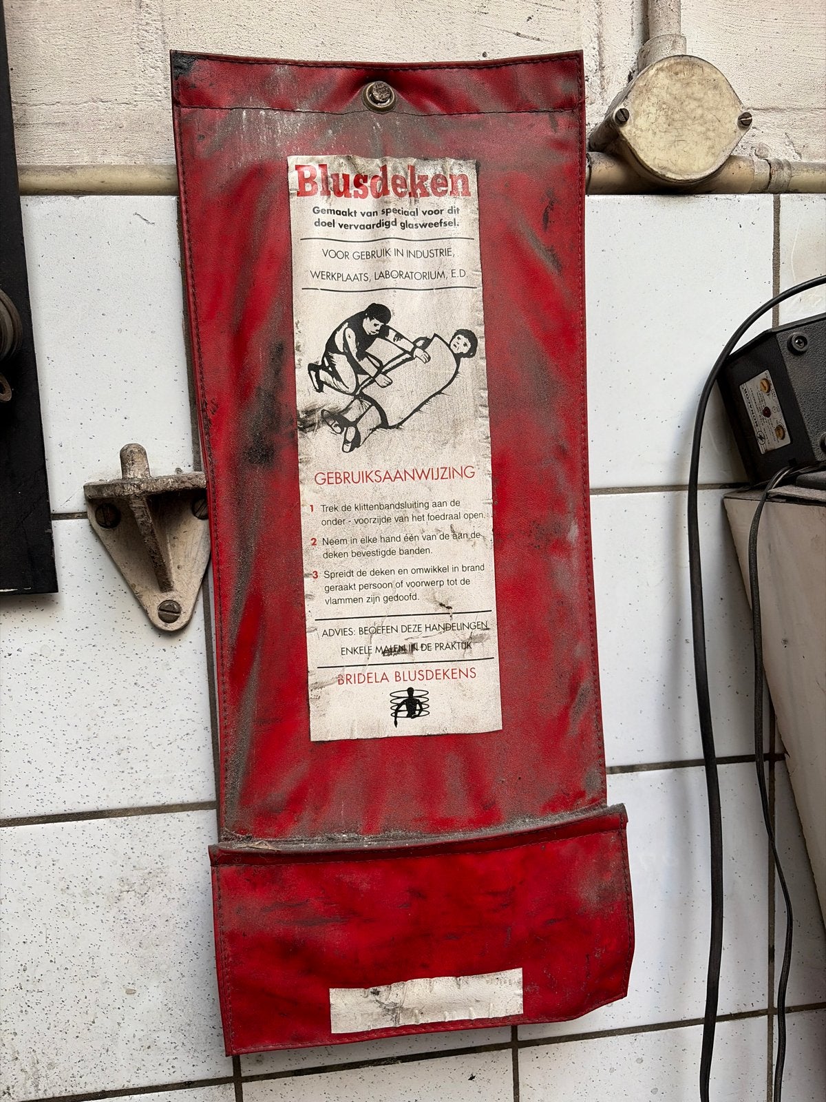 Bridela Blusdeken - Industrieel Brandveiligheid, Ophalen, Gebruikt, Brandblusser