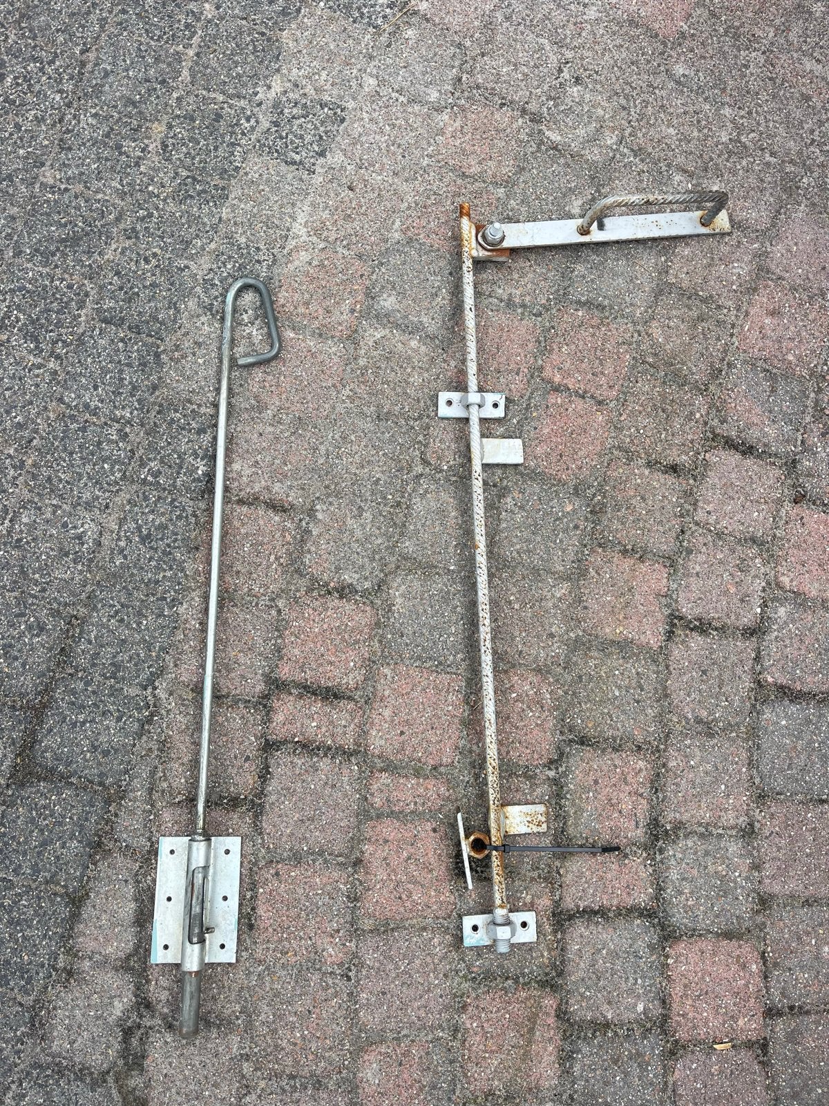 Sloten voor houten garage deuren of hekwerk, Ophalen of Verzenden, Gebruikt, IJzer, Schuif of Grendel